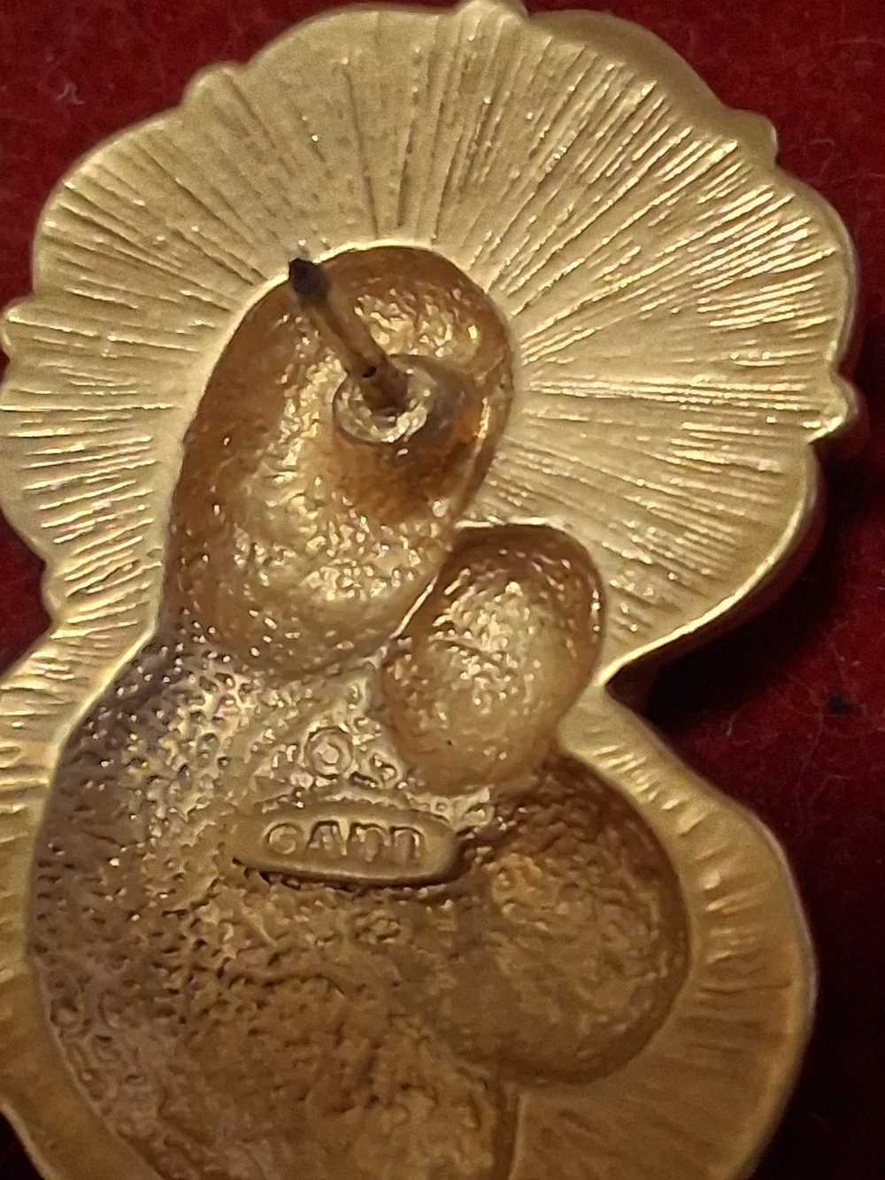 Source Unknown Gold-Tone Madonna and Child Brooch with Green Enamel Halo